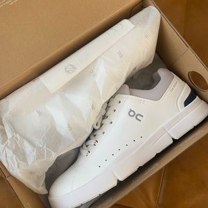 ON Running The Roger Advantage Mens Shoe